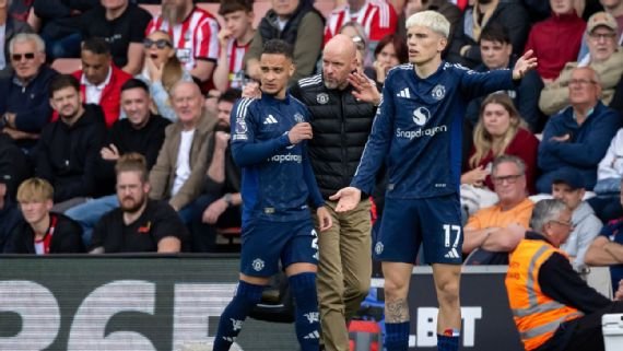 Antony dan Erik ten Hag di Manchester United
