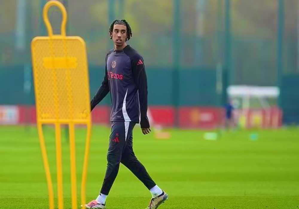 Leny Yoro Manchester United